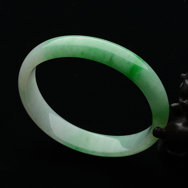 (超值推荐)糯冰种飘翠贵妃镯(54mm-49.5mm)