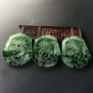 (超值推荐)冰种飘花龙牌挂件三件(一批)