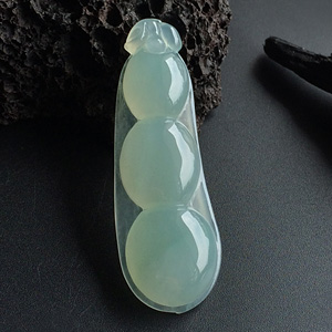 糯冰种晴水四季豆挂件