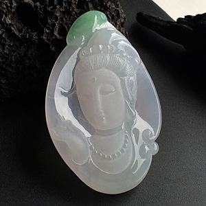 (超值推荐)糯冰种略飘翠观音头挂件