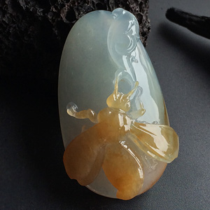糯冰种晴水褐黄翡甜甜蜜蜜挂件