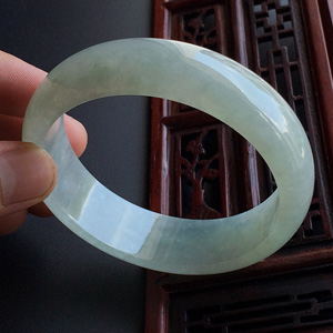 (超值推荐)糯冰种晴水手镯(59mm)