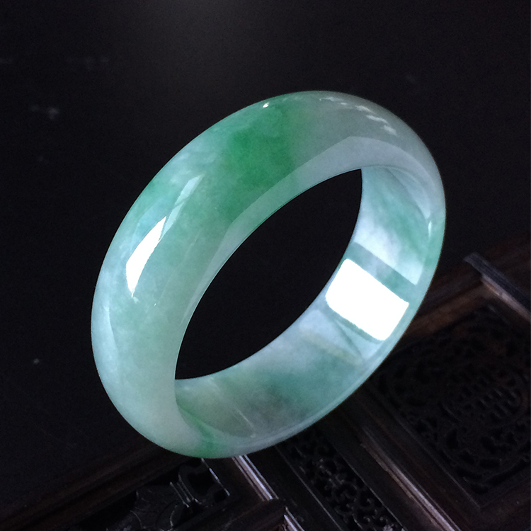 （超值推荐）糯冰种飘翠手镯（60.2mm）