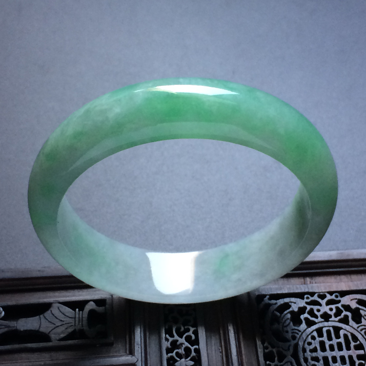 （超值推荐）糯冰种飘翠手镯（59mm）