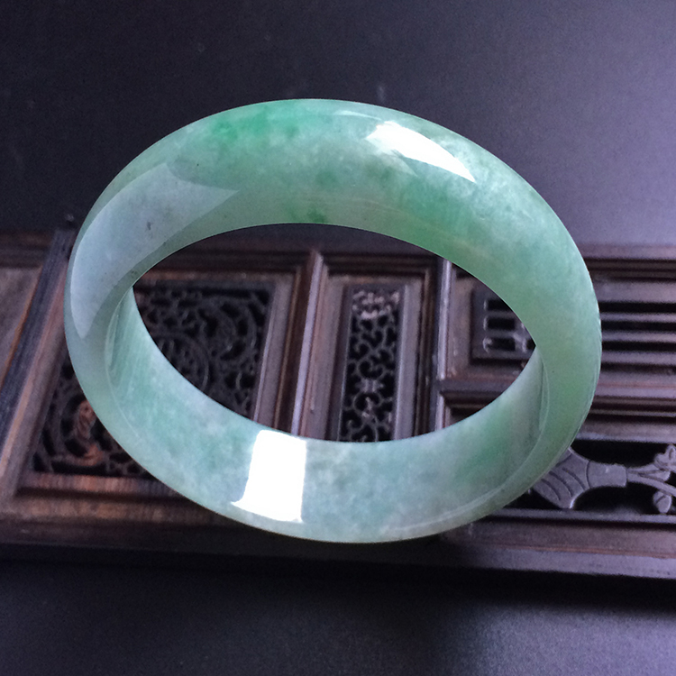 糯冰种飘翠手镯（58.1mm）