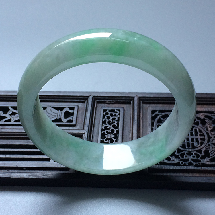 糯冰种飘翠手镯（59mm）