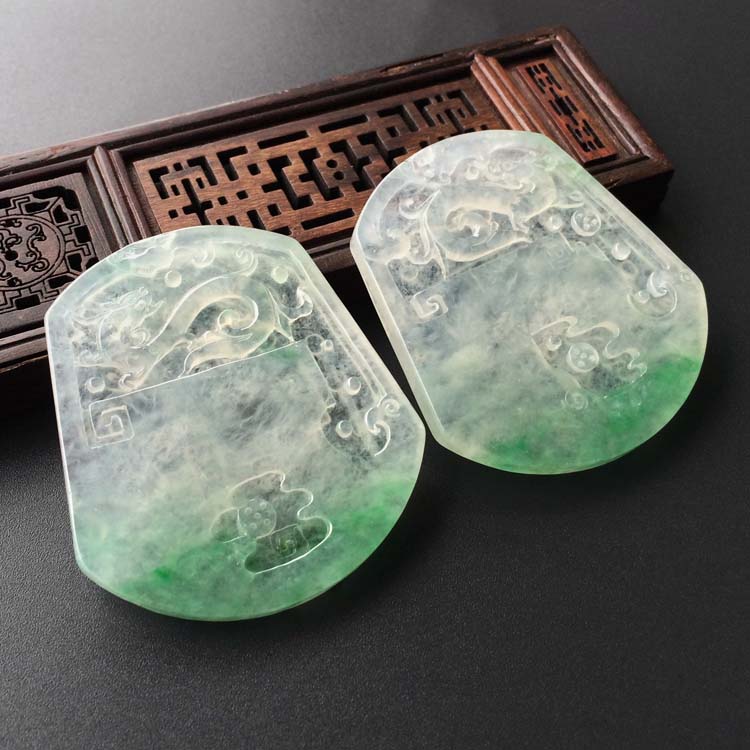 (超值推荐)冰种飘翠龙牌挂件(一对)