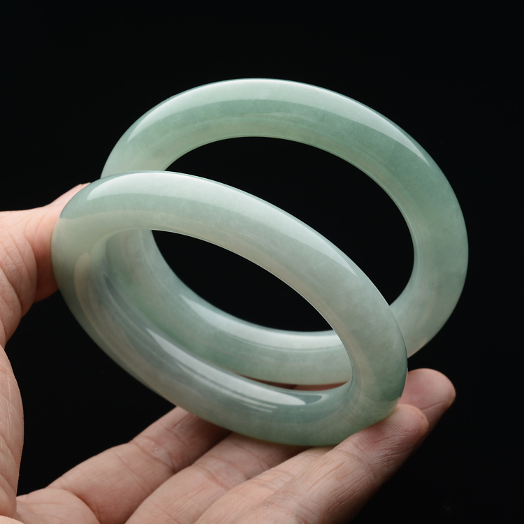 (超值推荐)糯冰种蓝晴水圆条手镯(一对)(55.6mm/55.7mm)