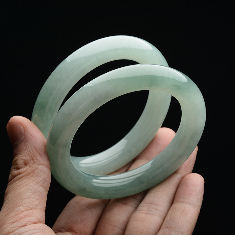 (超值推荐)糯冰种蓝晴水圆条手镯(一对)(55.6mm/55.7mm)