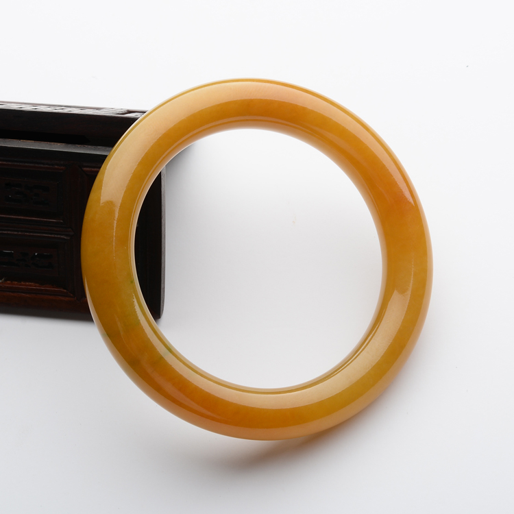 (超值推荐)糯冰种鸡油黄圆条手镯(51mm)