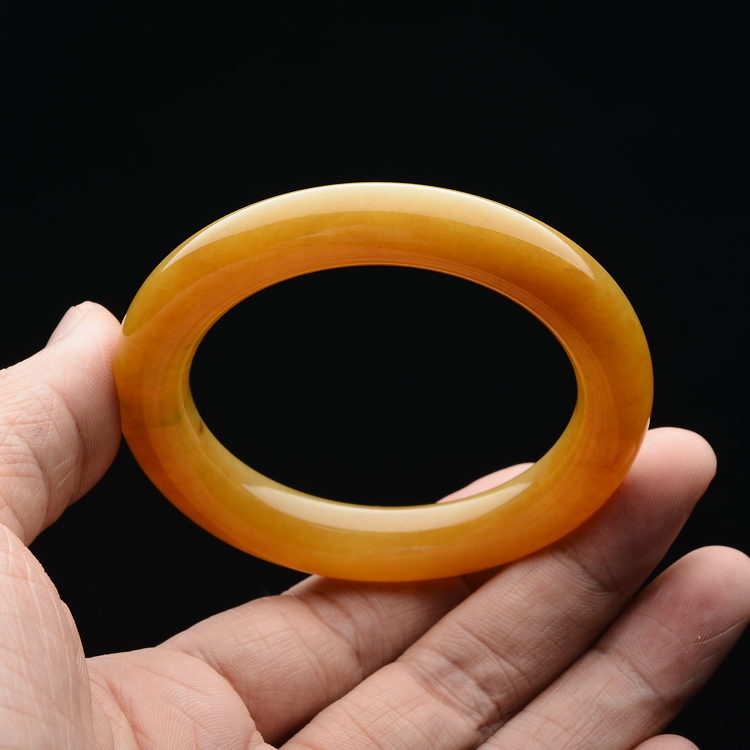 (超值推荐)糯冰种鸡油黄圆条手镯(51mm)