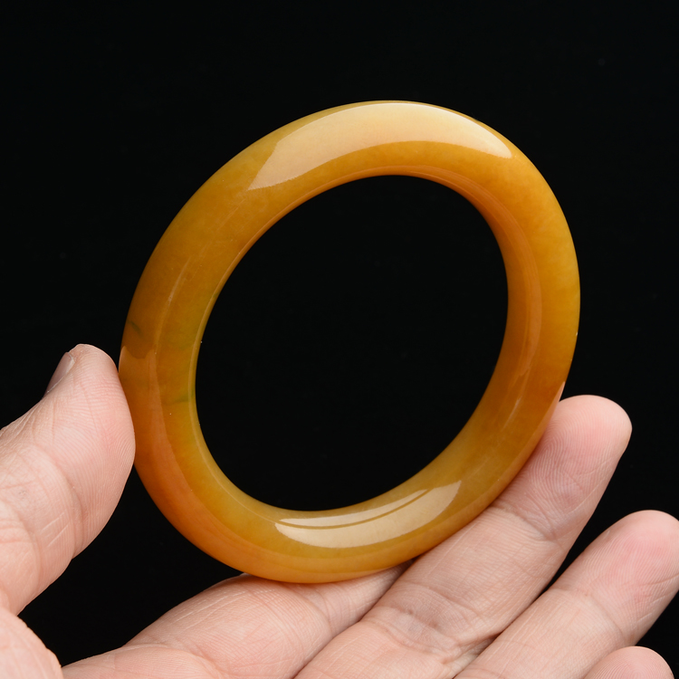 (超值推荐)糯冰种鸡油黄圆条手镯(51mm)