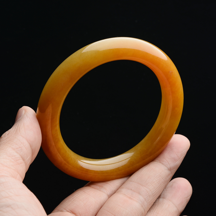 (超值推荐)糯冰种鸡油黄圆条手镯(55.5mm)