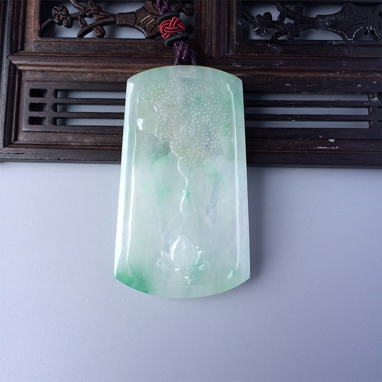糯冰种晴水飘翠观音挂件