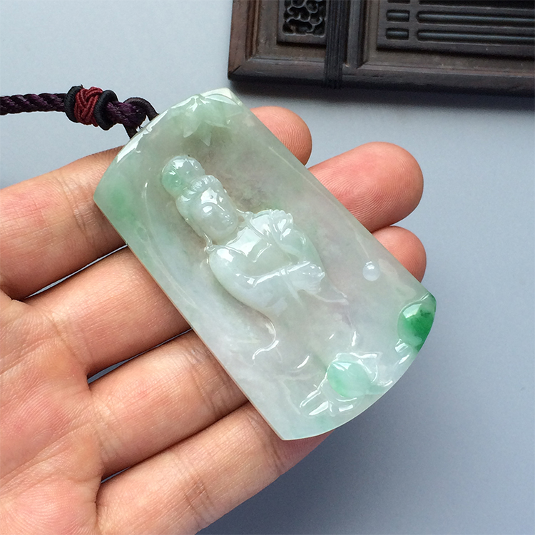 糯冰种晴水飘翠观音挂件