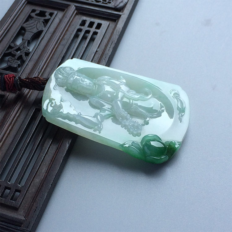 （超值推荐）糯冰种晴水飘翠观音挂件