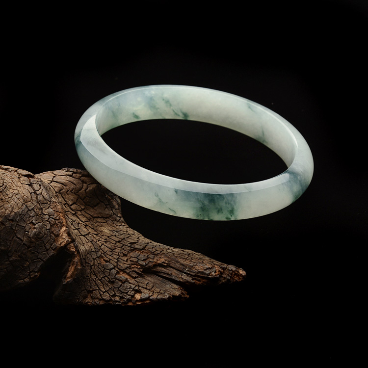 糯冰种飘花贵妃手镯(51.8-57.5mm)