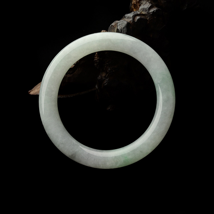（超值推荐）糯冰种略飘花圆条手镯（57.4mm）