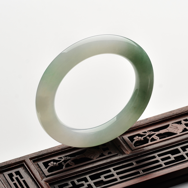 (超值推荐)糯冰种晴水圆条手镯(58mm)
