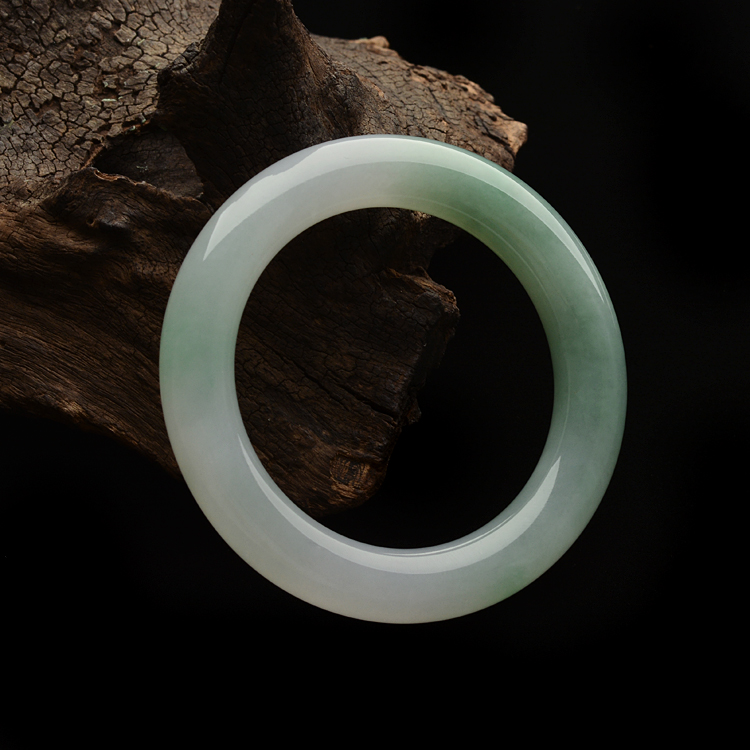 (超值推荐)糯冰种晴水圆条手镯(58mm)