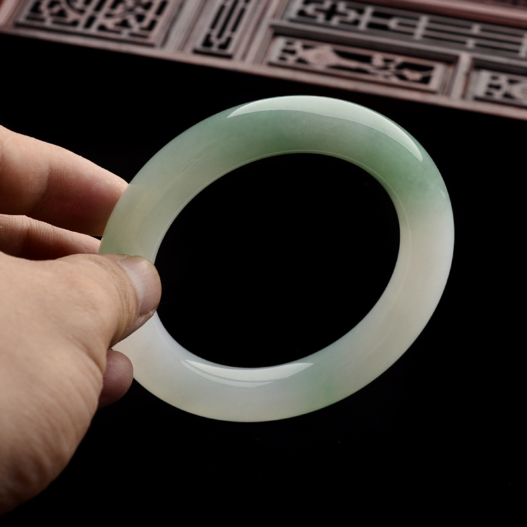 (超值推荐)糯冰种晴水圆条手镯(58mm)
