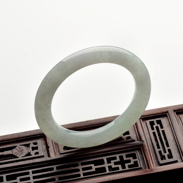 (超值推荐)糯冰种晴水圆条手镯(56.9mm)