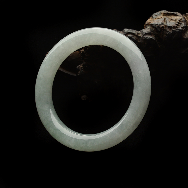 (超值推荐)糯冰种晴水圆条手镯(56.9mm)