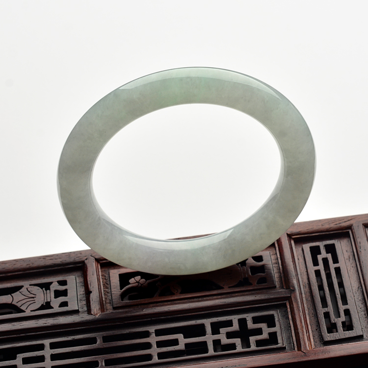 (超值推荐)糯冰种晴水圆条手镯(56.9mm)