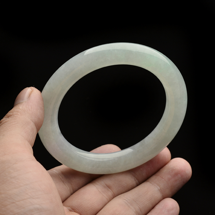 (超值推荐)糯冰种晴水圆条手镯(56.9mm)