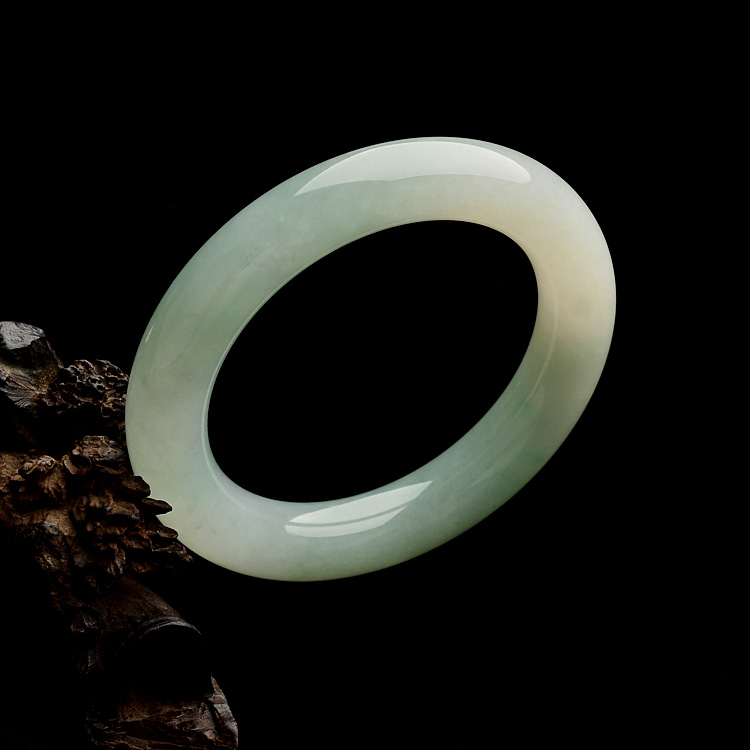 (超值推荐)糯冰种晴水圆条手镯(58mm)