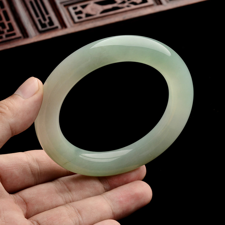 (超值推荐)糯冰种晴水圆条手镯(58mm)