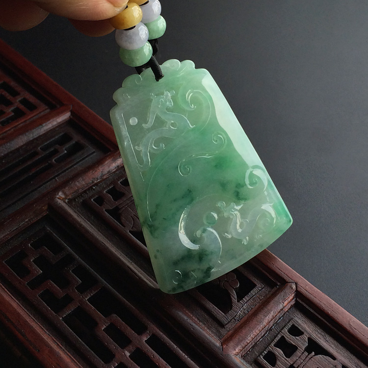 糯冰种飘花仿古龙凤牌挂件