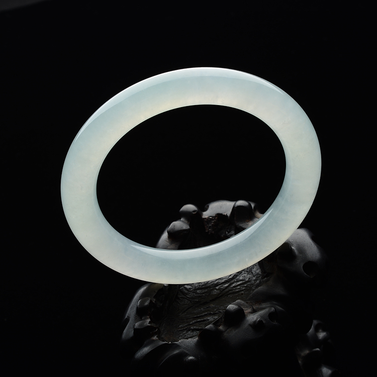 (超值推荐)冰种淡晴水圆条手镯(57.7mm)