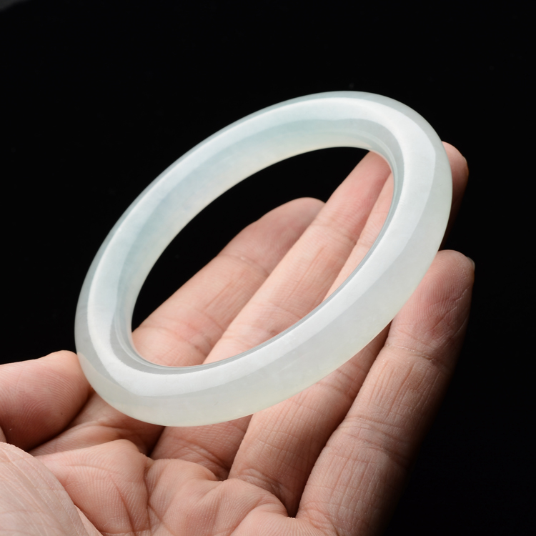 (超值推荐)冰种淡晴水圆条手镯(57.7mm)