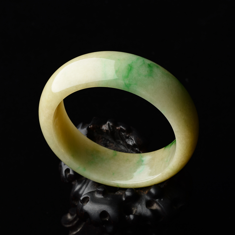 (超值推荐)糯冰种黄加绿手镯(59.2mm)