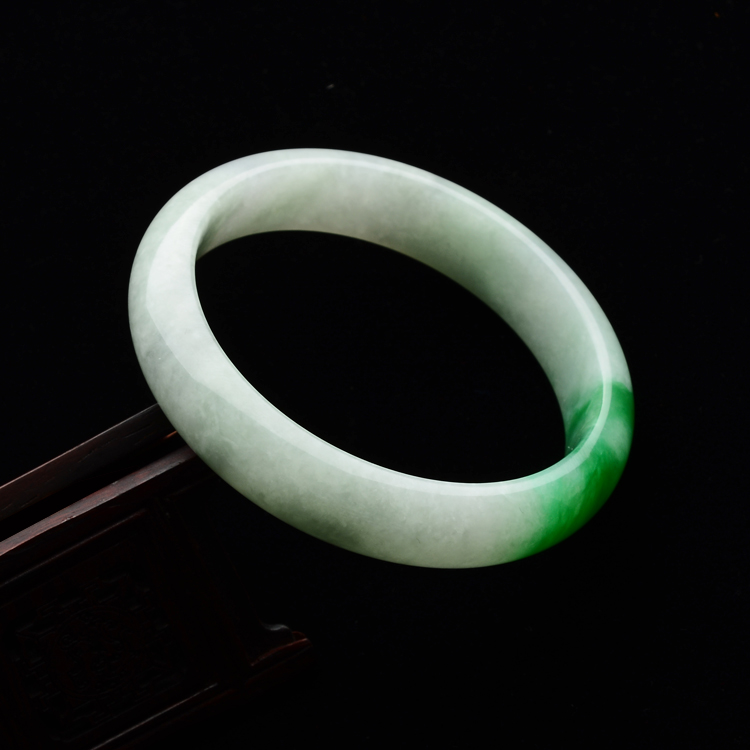 (超值推荐)糯冰种晴水飘翠手镯(55.1mm)