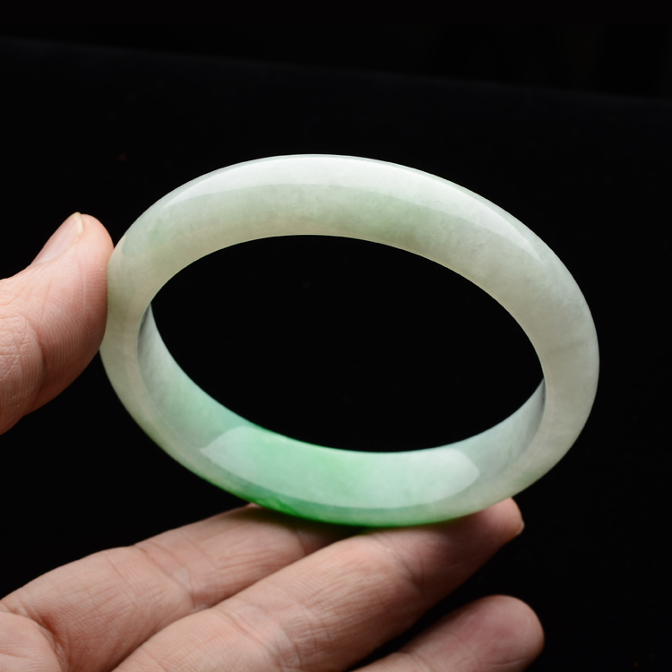 (超值推荐)糯冰种晴水飘翠手镯(57.3mm)