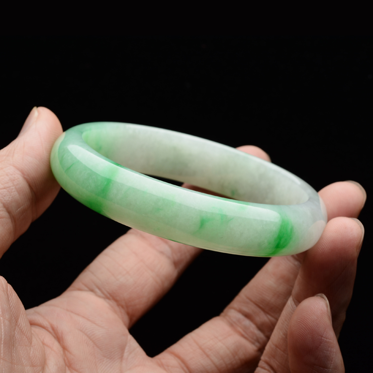 (超值推荐)糯冰种晴水飘翠手镯(57.3mm)
