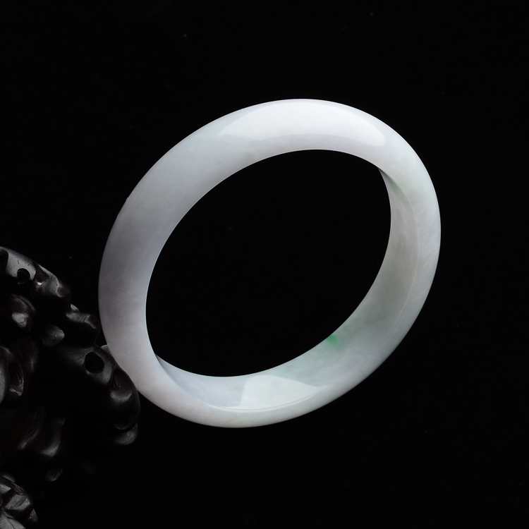 (超值推荐)糯冰种白底青手镯(58.6mm)