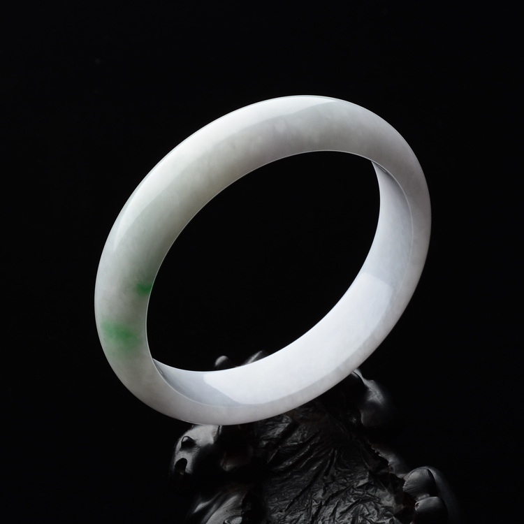 (超值推荐)糯冰种白底青手镯(58.6mm)