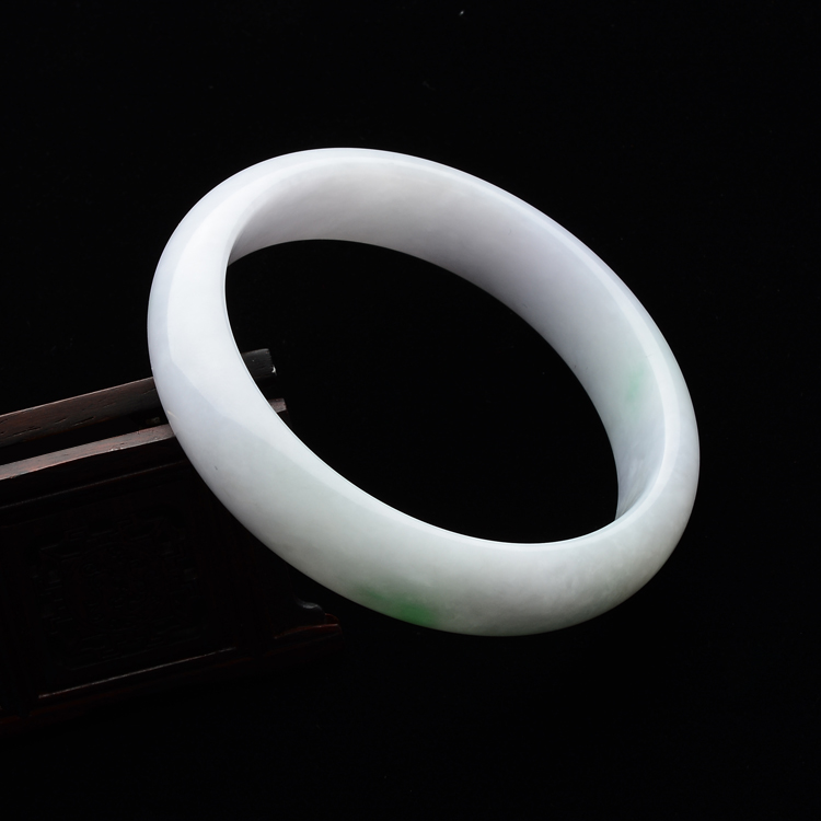 (超值推荐)糯冰种白底青手镯(58.6mm)
