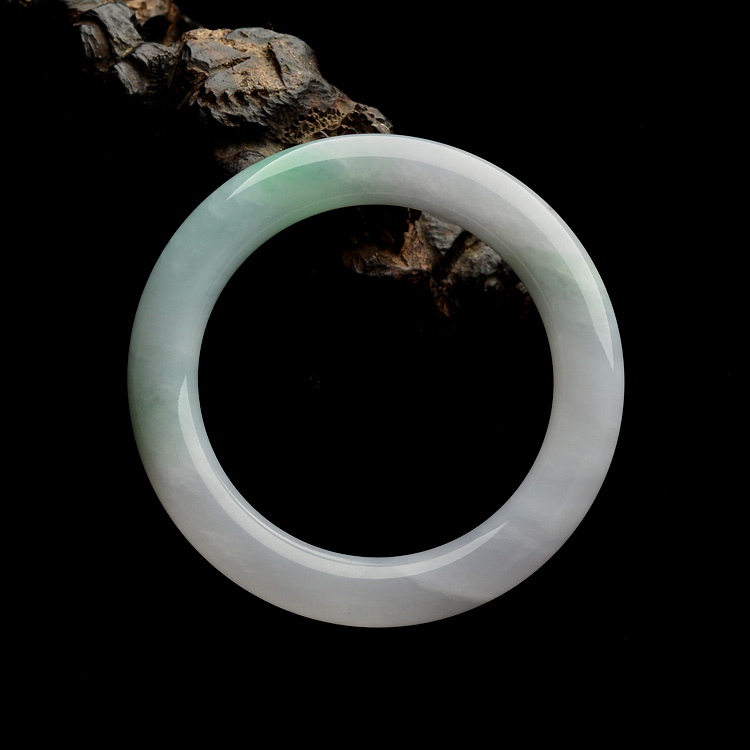 糯冰种淡春带彩圆条手镯(55mm)