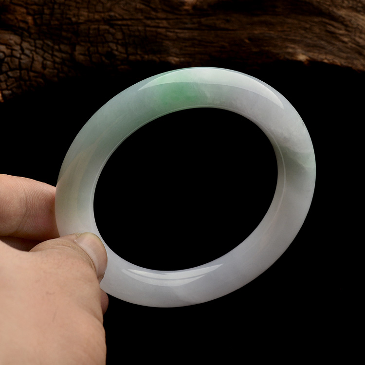 糯冰种淡春带彩圆条手镯(55mm)