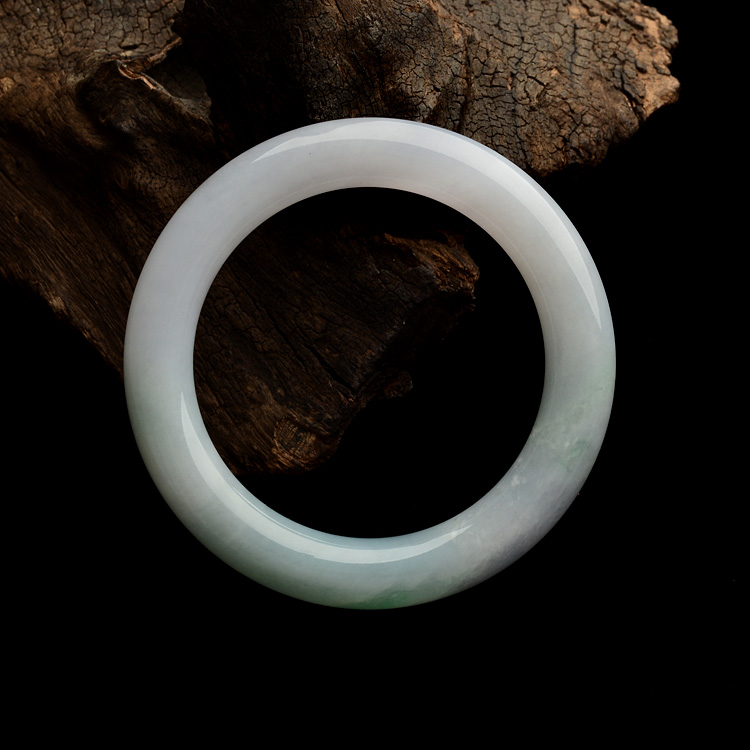 糯冰种淡春带彩圆条手镯(55mm)
