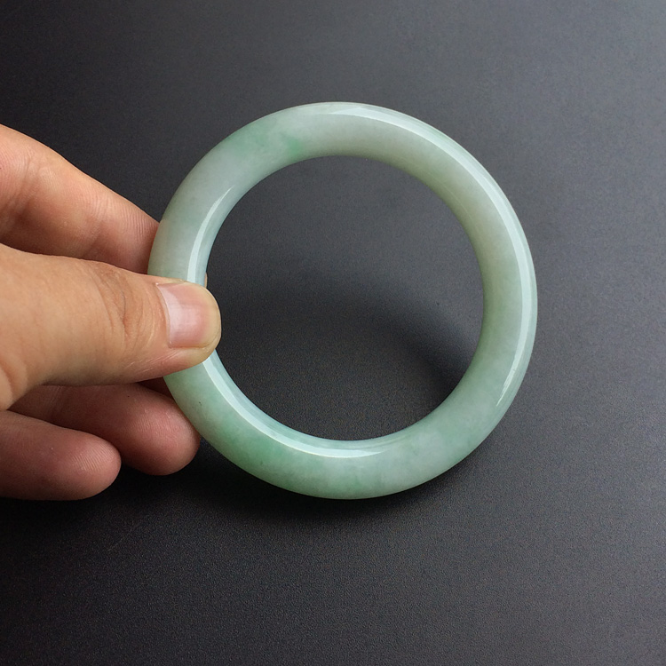 (超值推荐)糯冰种晴水圆条手镯(56.5mm)