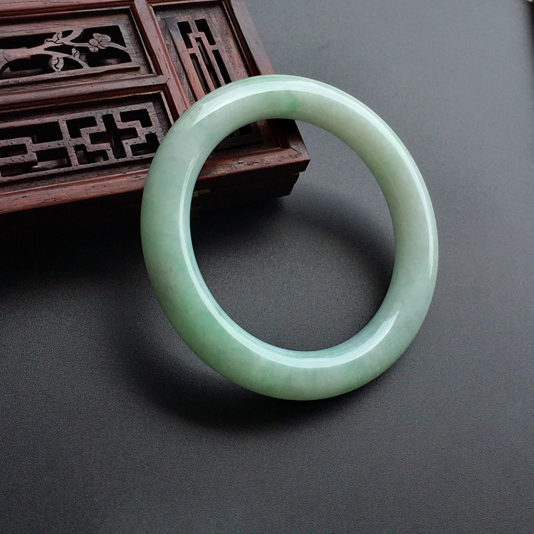 (超值推荐)糯冰种晴水圆条手镯(56.5mm)