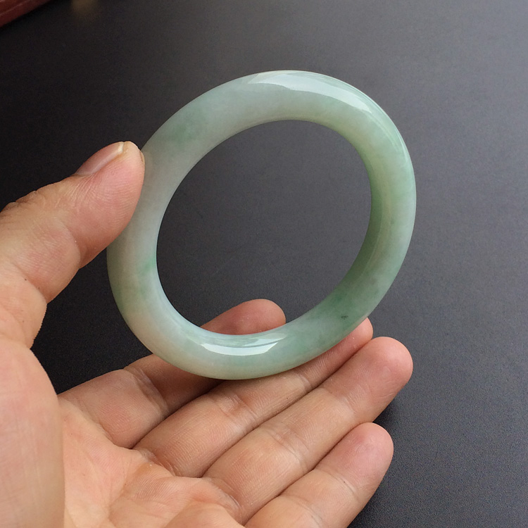 (超值推荐)糯冰种晴水圆条手镯(56.5mm)