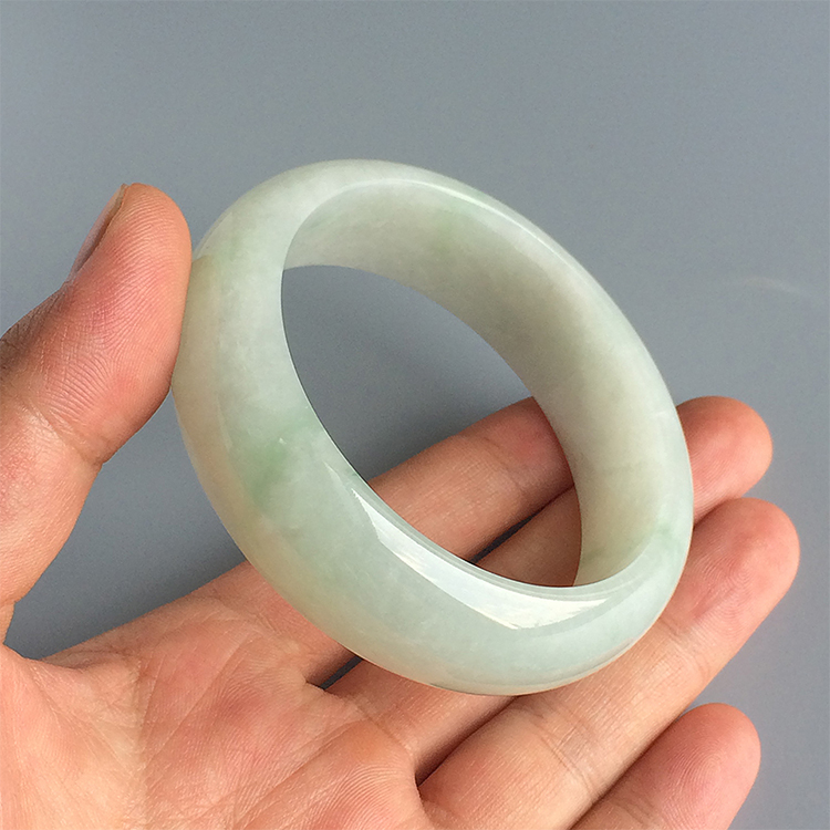 糯冰种淡晴水手镯（59mm）