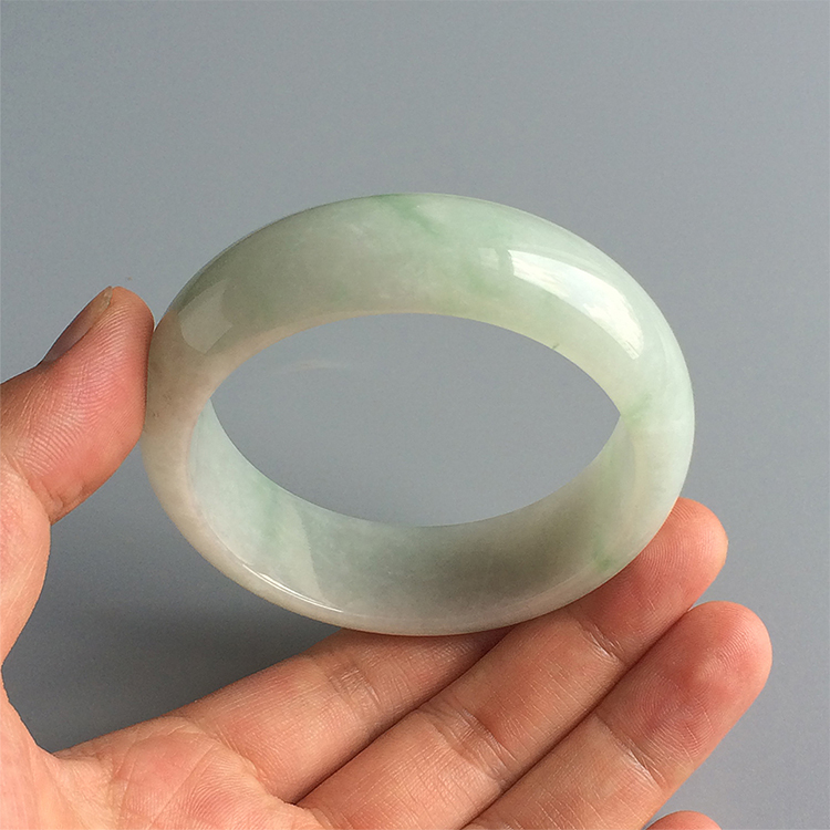糯冰种淡晴水手镯（59mm）