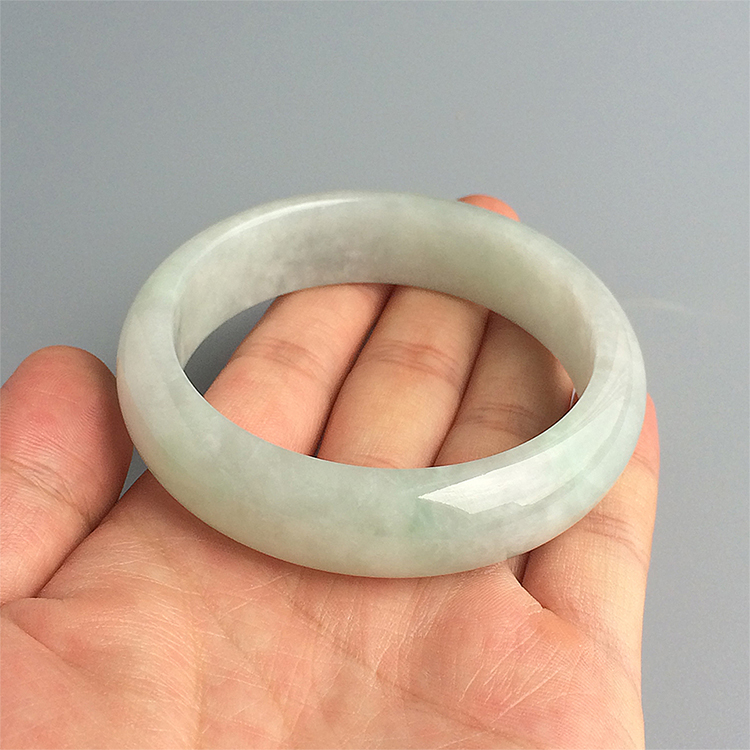 糯冰种淡晴水手镯（59.1mm）